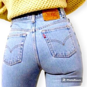 Women's VINTAGE LEVI'S 512 JEANS